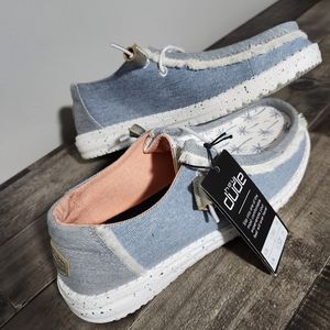 NWT Womens Hey Dudes